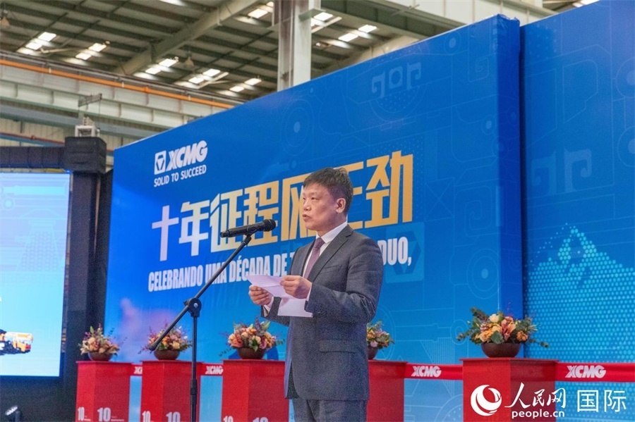 中國(guó)貿(mào)促會(huì)駐巴西代表處總代表郭英會(huì)在致辭中表示，過(guò)去十年，中巴經(jīng)貿(mào)關(guān)系迅猛發(fā)展，數(shù)百家中國(guó)企業(yè)進(jìn)入巴西，投資巴西，為巴西的經(jīng)濟(jì)建設(shè)貢獻(xiàn)中國(guó)企業(yè)的力量。 人民日?qǐng)?bào)社拉美中心分社 威廉·科埃略·維亞納攝