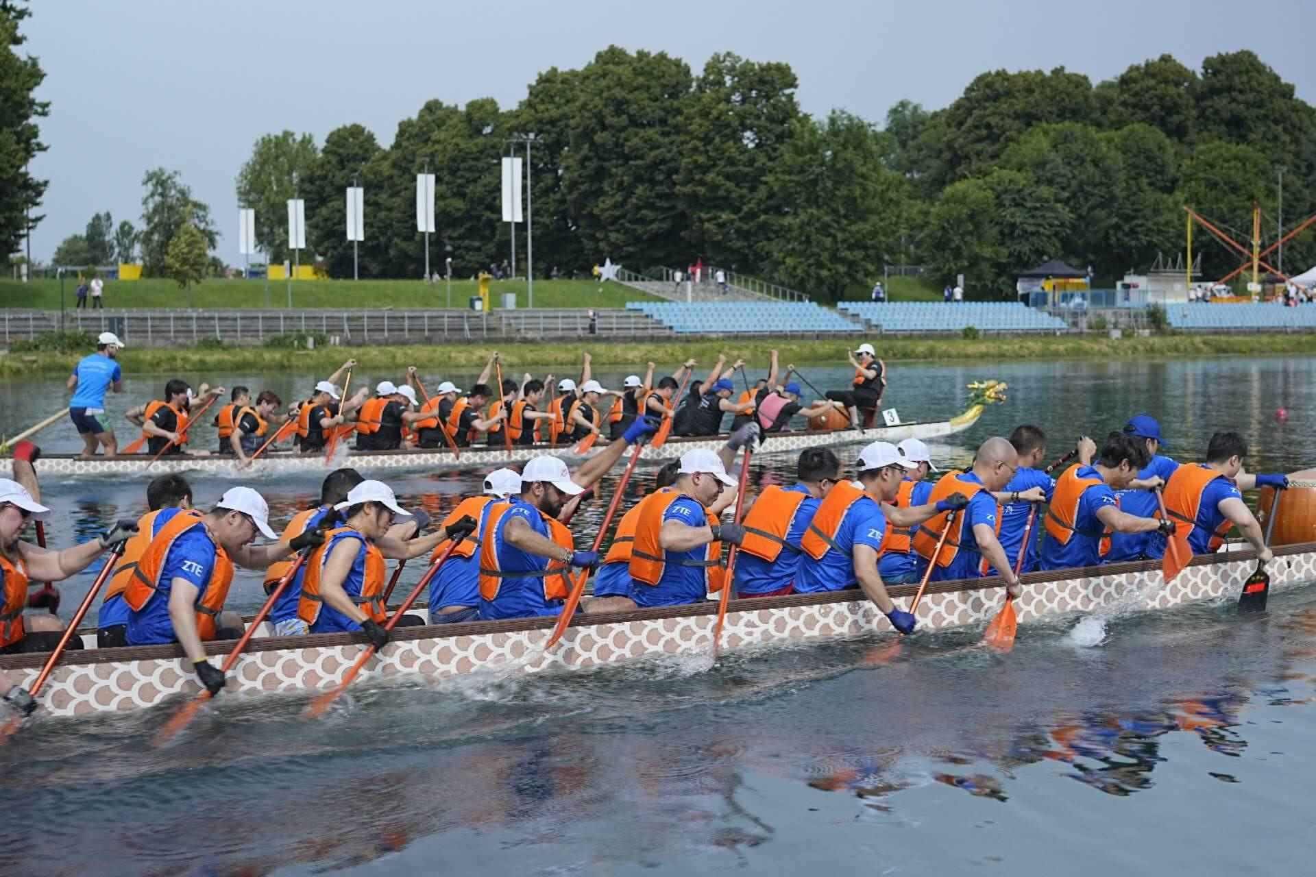 爭渡、爭渡，選手們你爭我奪，奮勇爭先。主辦方供圖