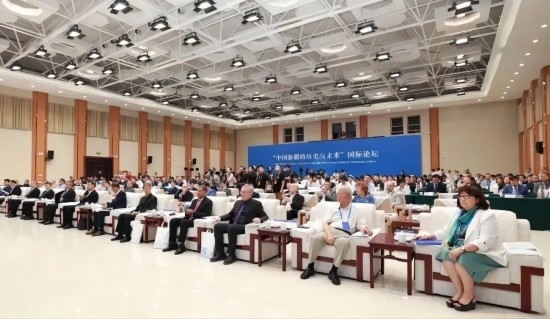 6月12日，“中國(guó)新疆的歷史與未來”國(guó)際論壇在喀什舉辦。（圖片來源：民族畫報(bào)）