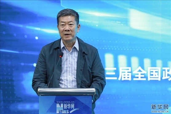 中國版權(quán)協(xié)會(huì)理事長、第十三屆全國政協(xié)文化文史和學(xué)習(xí)委員會(huì)副主任、新聞出版總署原副署長、國家版權(quán)局原副局長閻曉宏現(xiàn)場致辭