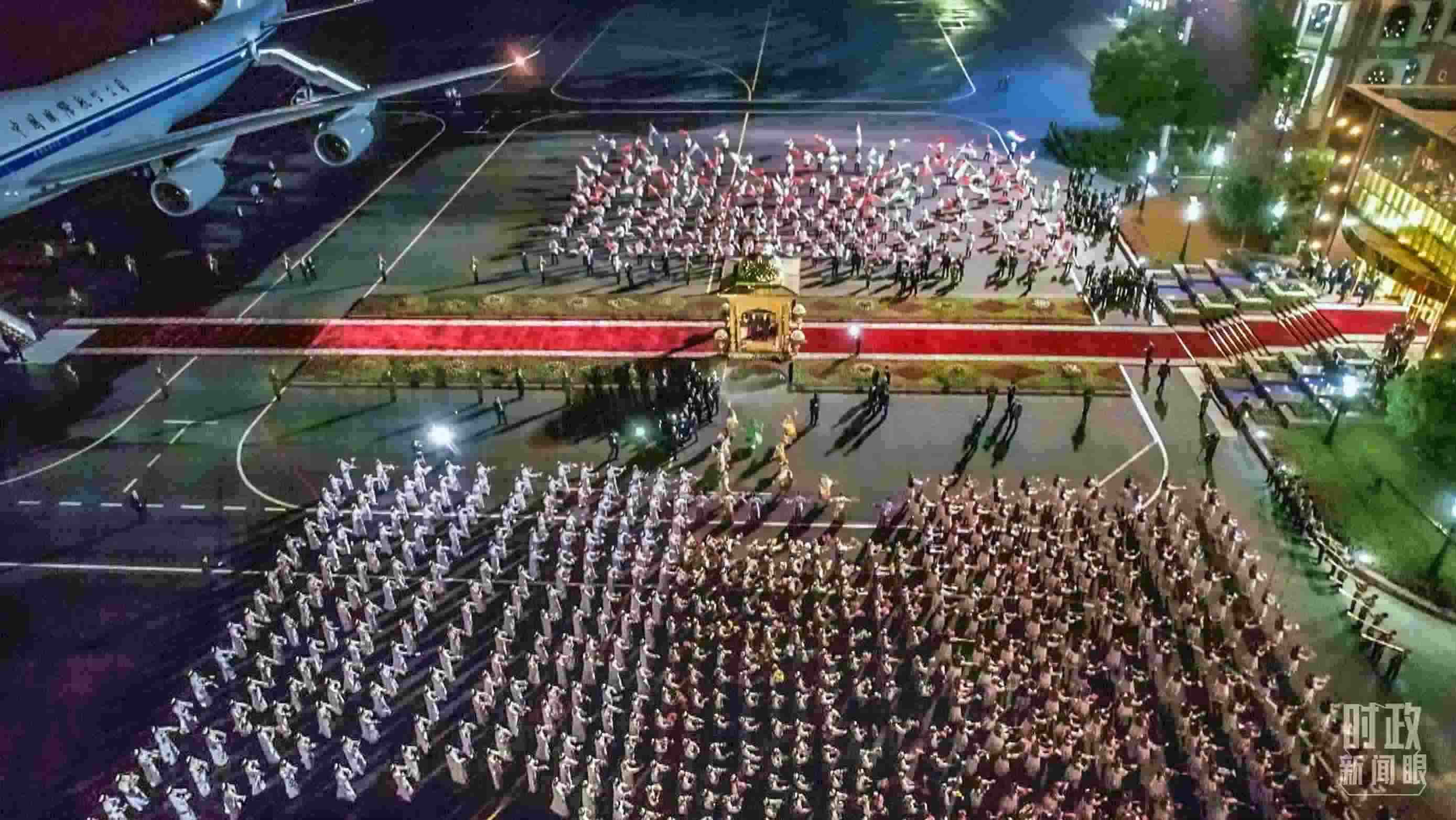 △塔方在機(jī)場(chǎng)舉行的盛大迎賓儀式。（總臺(tái)央視記者邢彬）