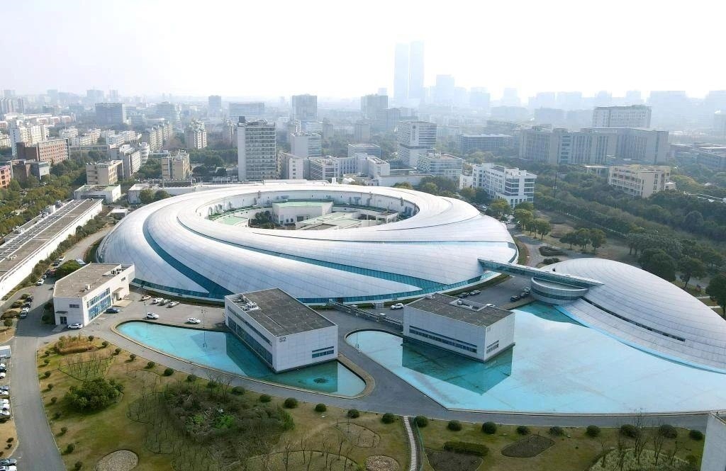 從一扇“門”、一座“城”、兩張“網(wǎng)”，看浦東新區(qū)改革常新