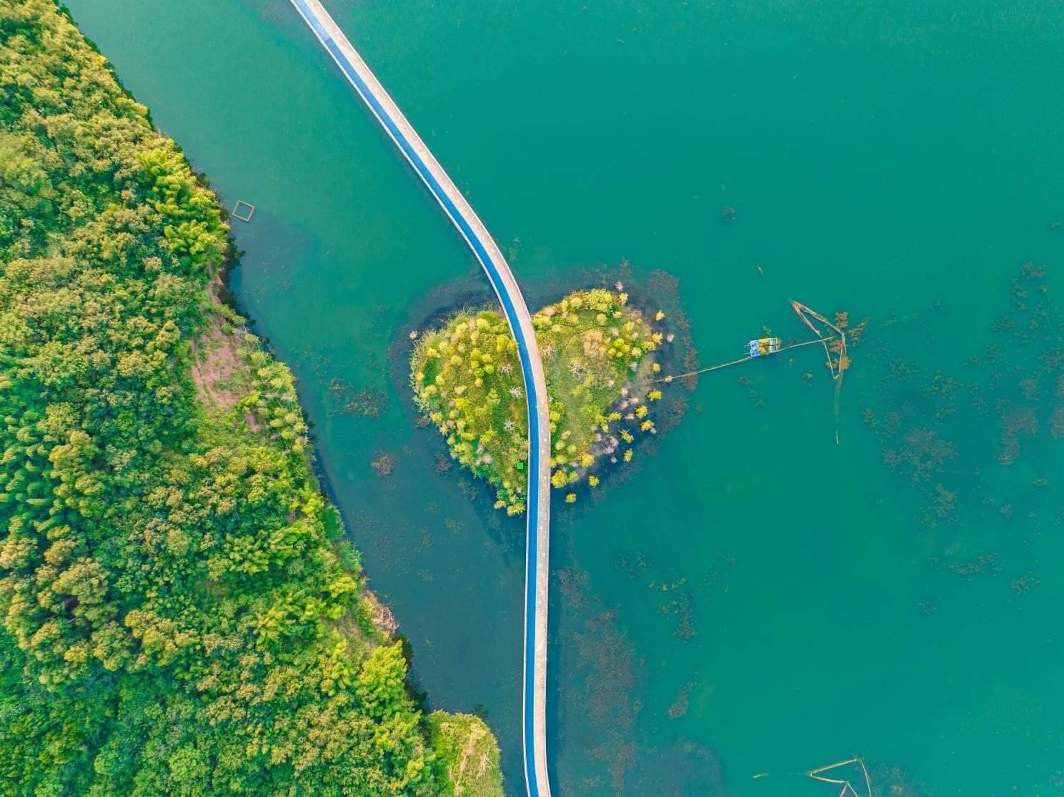 興隆湖棧道。四川天府新區(qū)融媒體中心供圖 攝影：馬驥）