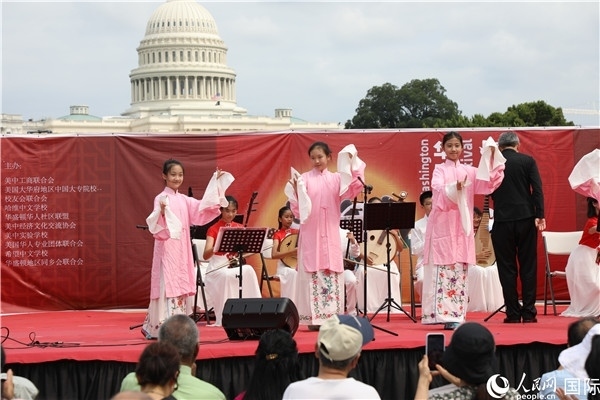 2、在華盛頓中國文化節(jié)活動(dòng)上，還進(jìn)行了豐富多樣的中國文化演出。 人民網(wǎng)記者 李志偉攝