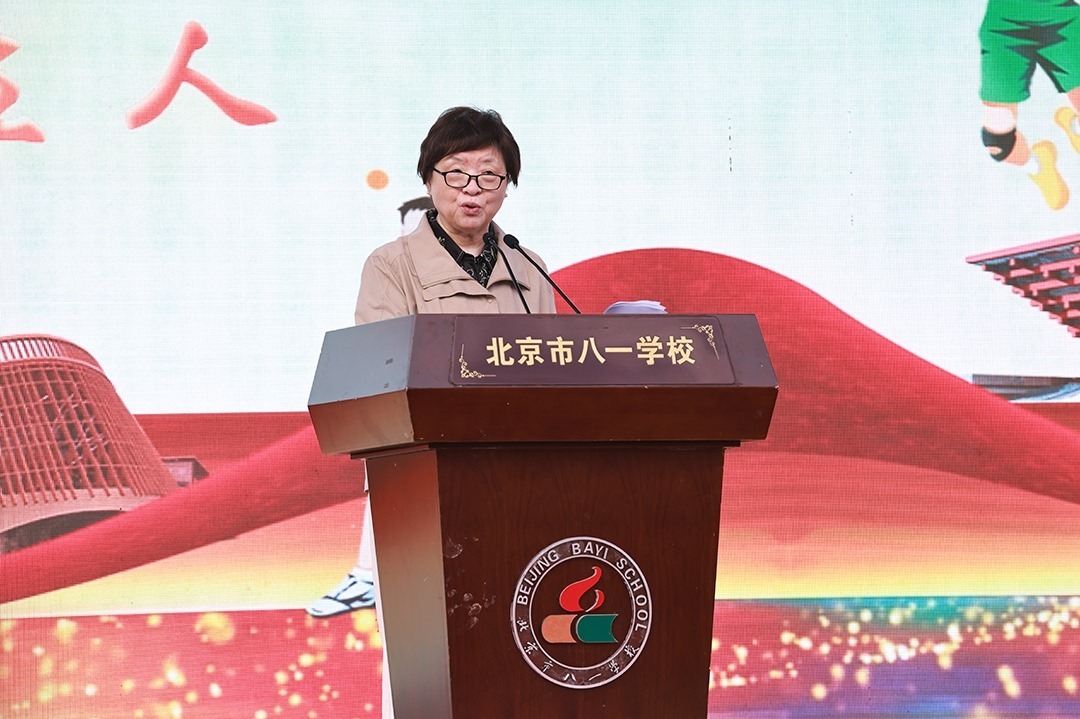 蘇東林院士講授開學(xué)第一課。校方供圖