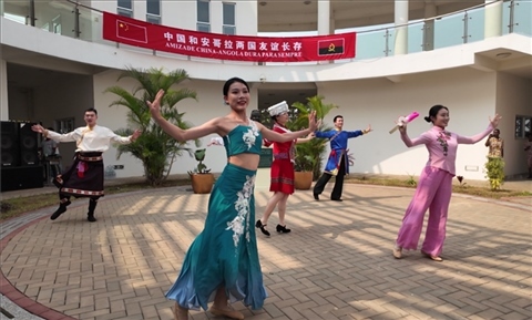 舞蹈《美麗中國》。內(nèi)圖大學(xué)孔子學(xué)院供圖