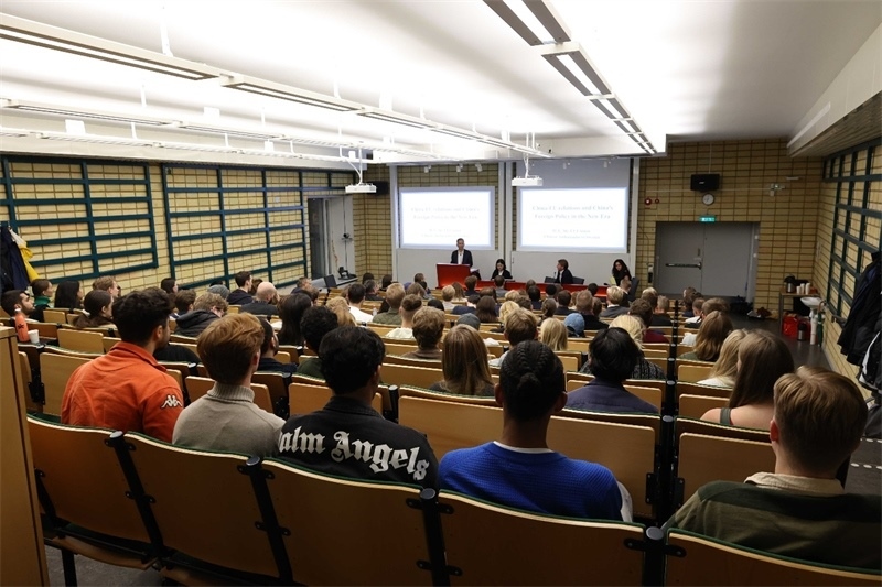 中國駐瑞典大使崔愛民訪問烏普薩拉大學并發(fā)表演講。中國駐瑞典大使館供圖