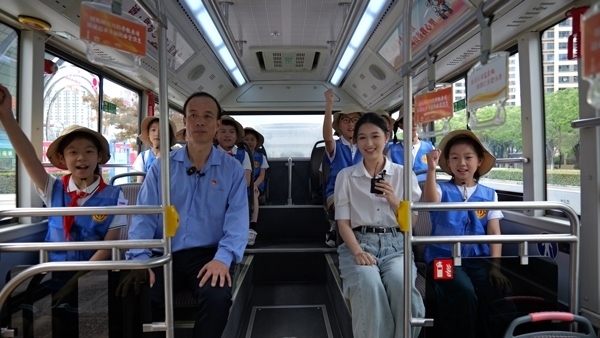 江蘇省太倉市總工會舉行“坐上勞?！畬＞€’跟著榜樣看太倉”直播活動。江蘇省總工會供圖