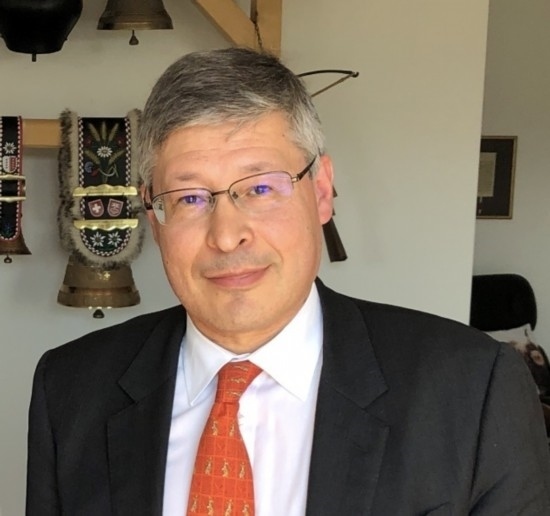 瑞士日內(nèi)瓦伯爾尼大區(qū)經(jīng)濟(jì)發(fā)展署前署長、經(jīng)濟(jì)學(xué)家 菲利普·莫尼耶