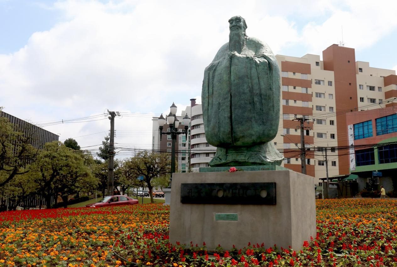 2017年，吳為山雕塑《孔子》立于巴西庫里蒂巴市，該廣場被永久命名為“中國廣場”。中國美術(shù)館供圖