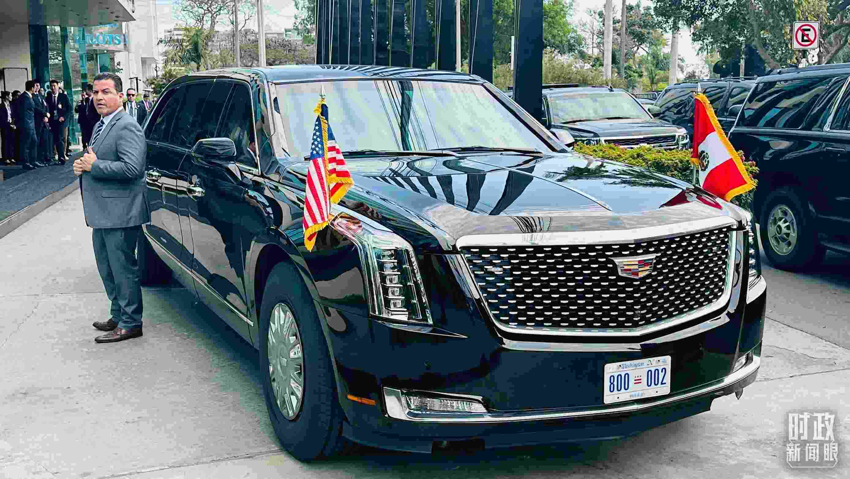 美國總統(tǒng)拜登乘車抵達(dá)中美元首會晤現(xiàn)場。（總臺央視記者范一鳴拍攝）