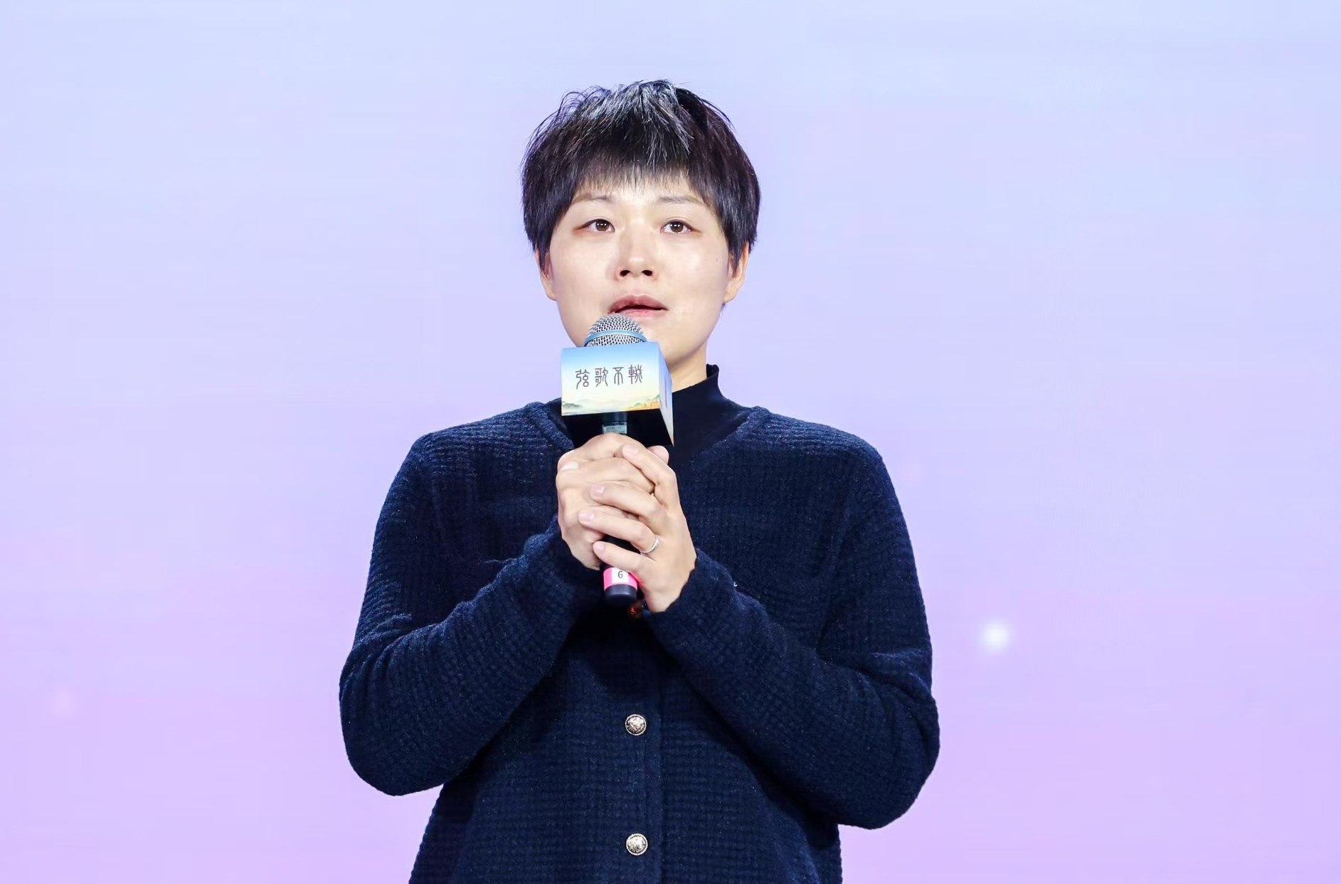 “中國好人”欒留偉妻子薛巧艷。人民視頻供圖。