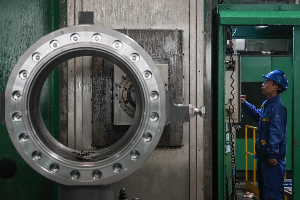 2023年2月14日，沈陽鼓風機集團股份有限公司的工人在車間工作。新華社記者 潘昱龍 攝