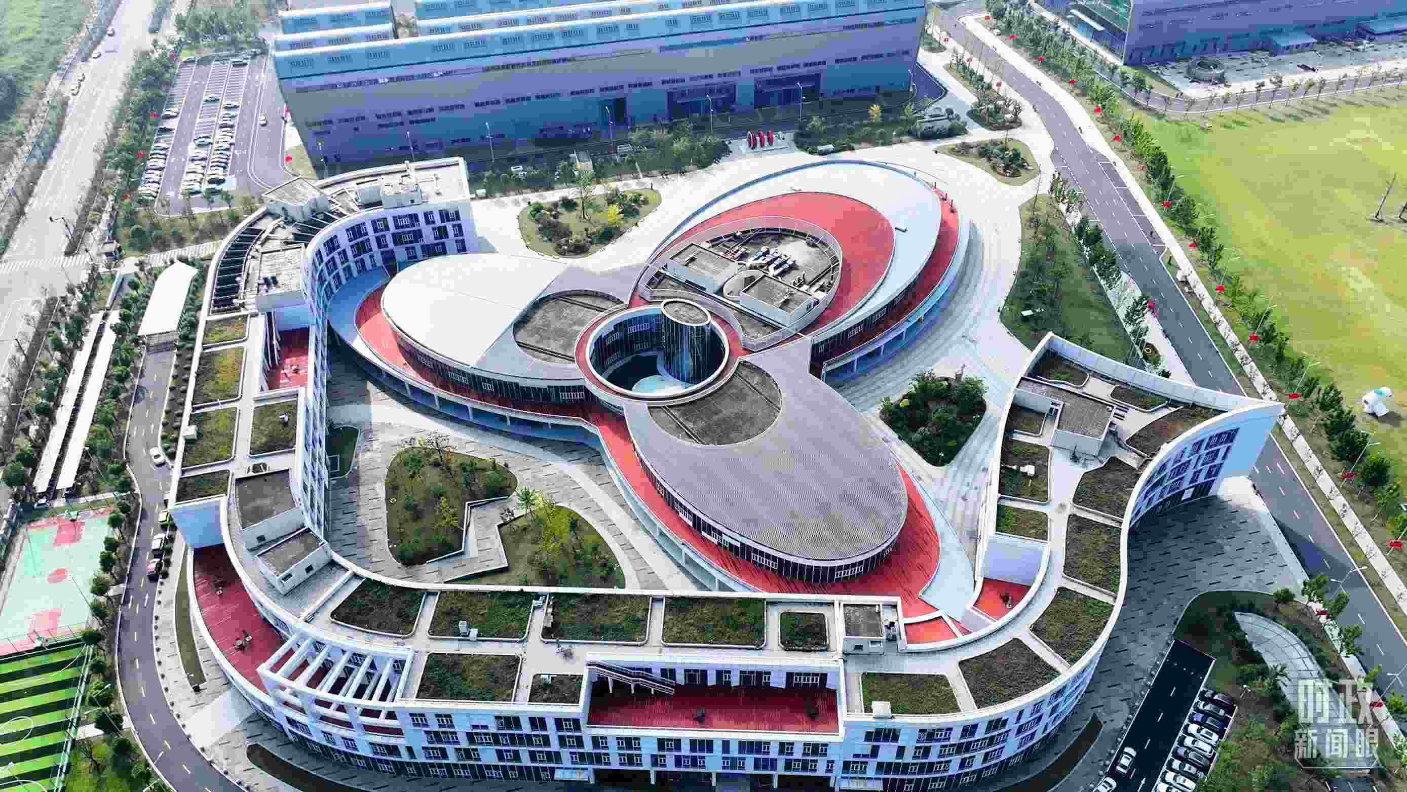 △位于合肥未來(lái)大科學(xué)城的聚變堆主機(jī)關(guān)鍵系統(tǒng)綜合研究設(shè)施園區(qū)。（總臺(tái)記者陳志猛拍攝）