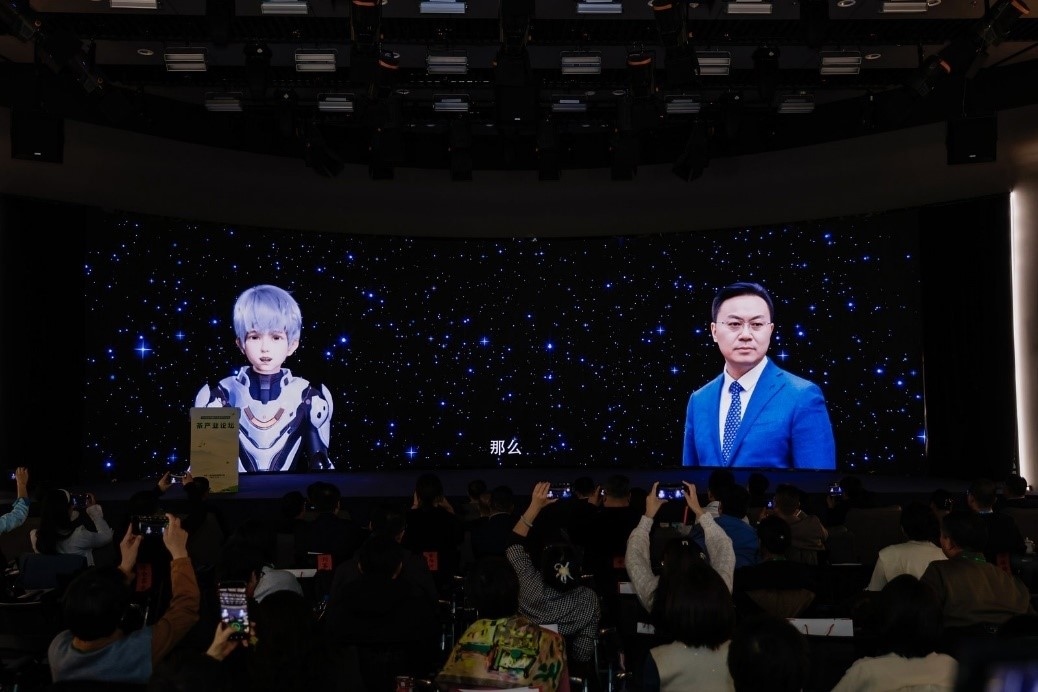 中國(guó)工程院院士、湖南師范大學(xué)校長(zhǎng)劉仲華與人民網(wǎng)數(shù)字人白澤線上對(duì)話