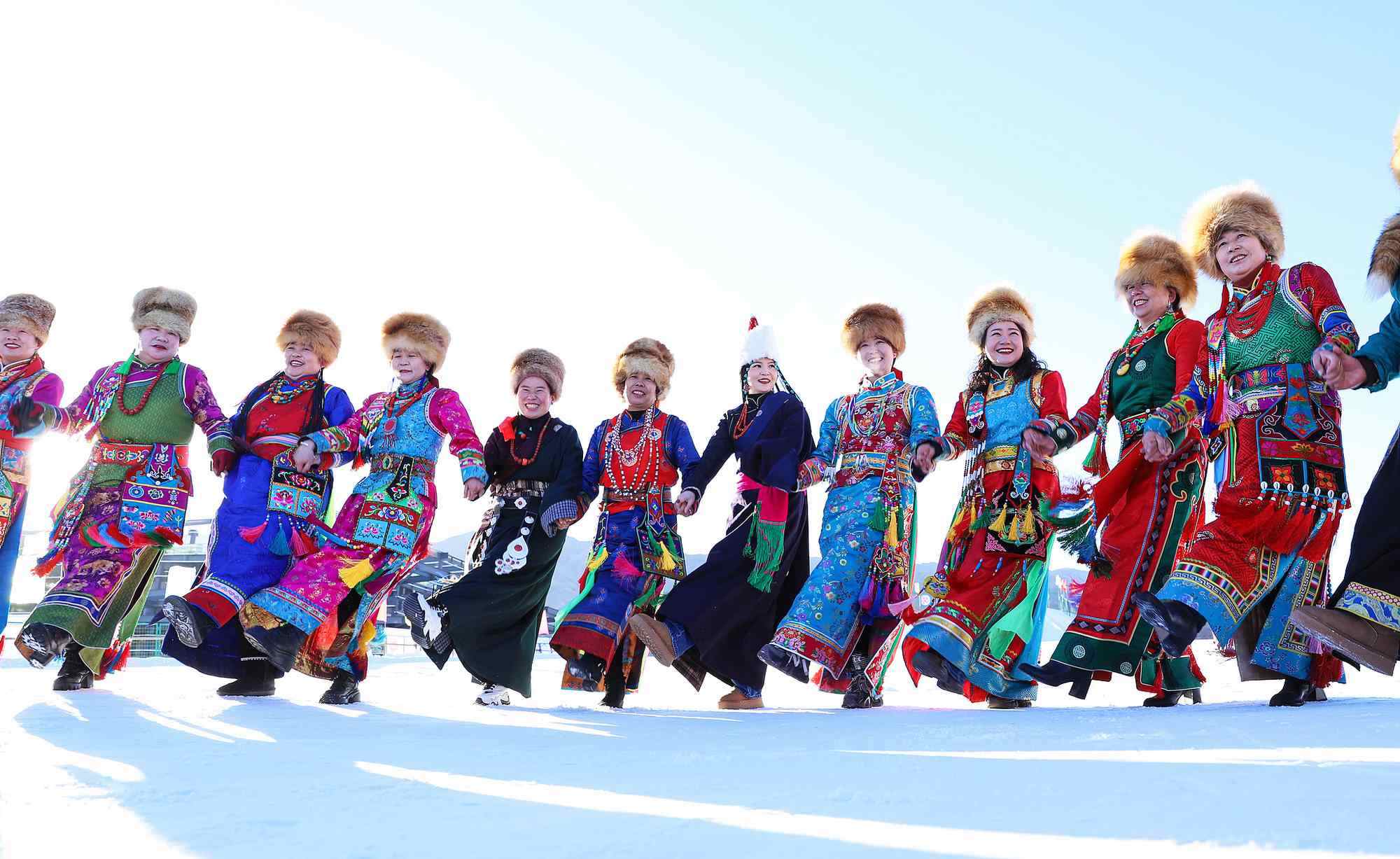 甘肅張掖，雪地千人鍋莊舞表演