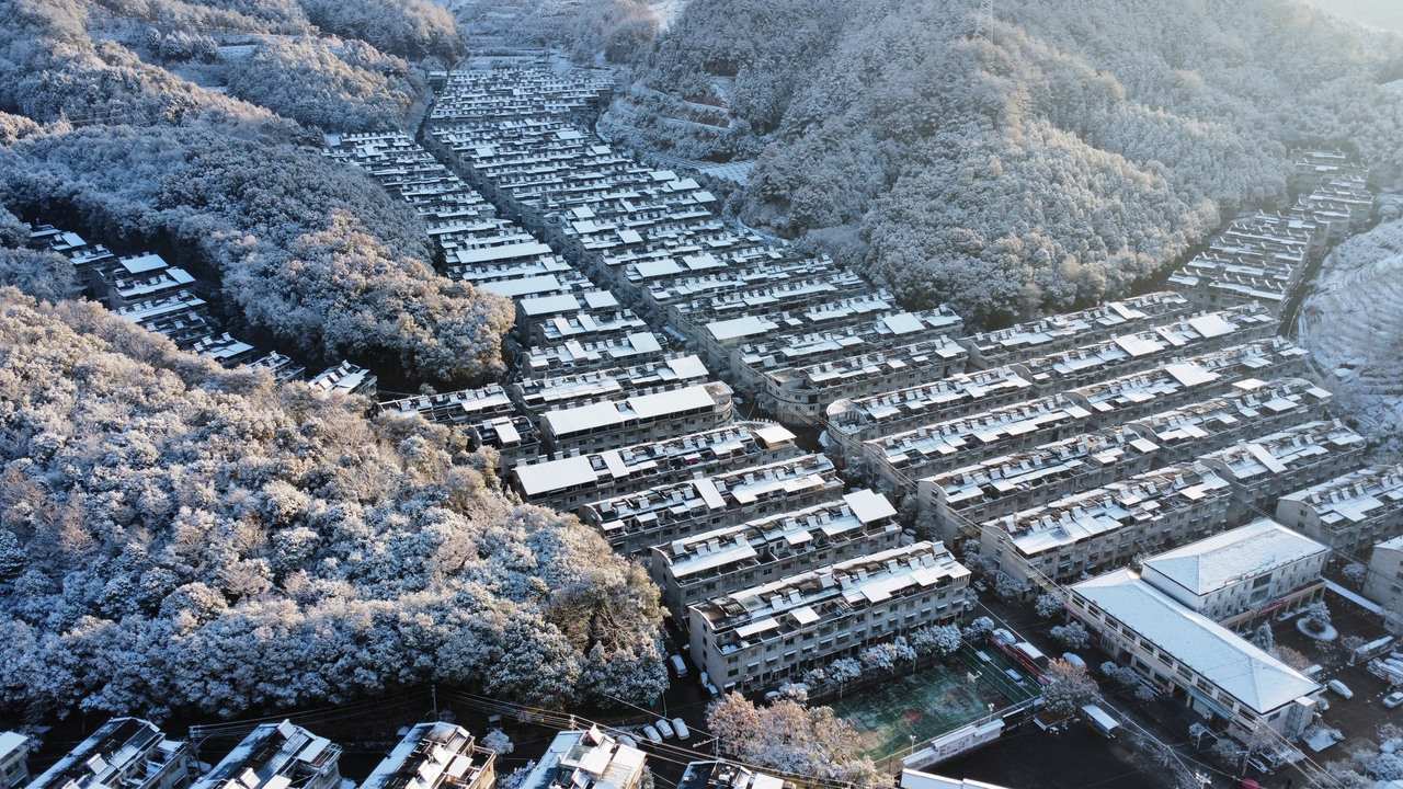 慶元縣濛洲街道同濟(jì)新村，雪后初霽。慶元縣融媒體中心 供圖