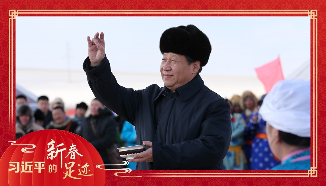 2014年1月27日，習(xí)近平總書記在內(nèi)蒙古錫林浩特市寶力根蘇木（鄉(xiāng)）參加冬季那達(dá)慕“五畜祈?！眱x式。
