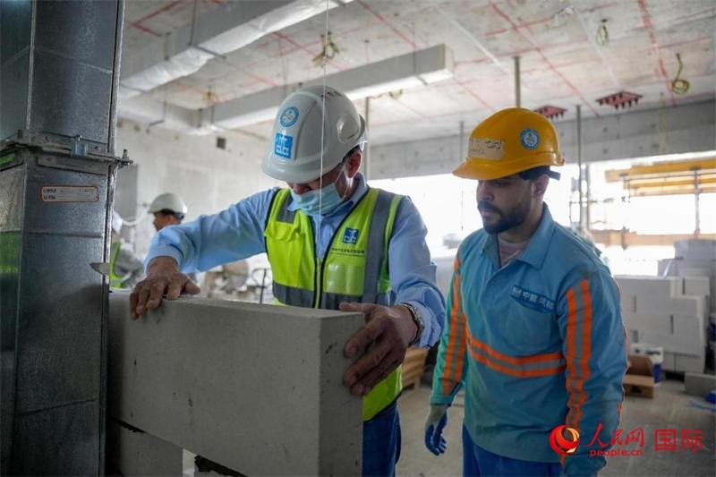 砌墻。人民網(wǎng)塔里克·易卜拉欣攝