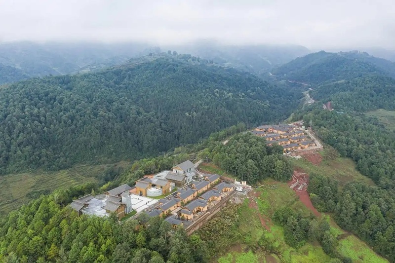 2020年10月13日拍攝的三河村新村聚居點。 