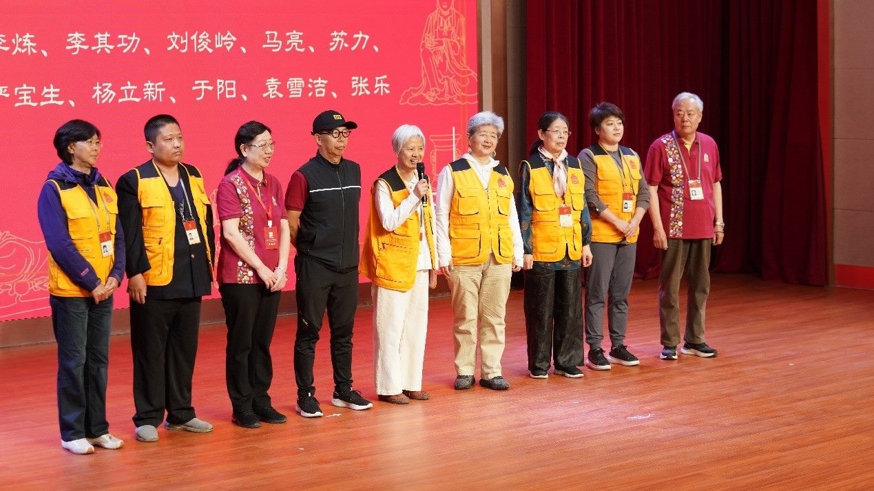 服務(wù)滿二十年志愿者代表發(fā)表感言。故宮博物院供圖