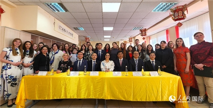 參加中文翻譯比賽全體人員合影。人民網(wǎng)記者 蔡子暢攝