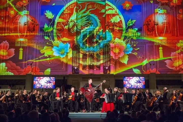 2025年2月6日，俄羅斯音樂家在圣彼得堡舉行的中俄新春音樂會(huì)上表演。新華社發(fā)（莫京娜 攝）