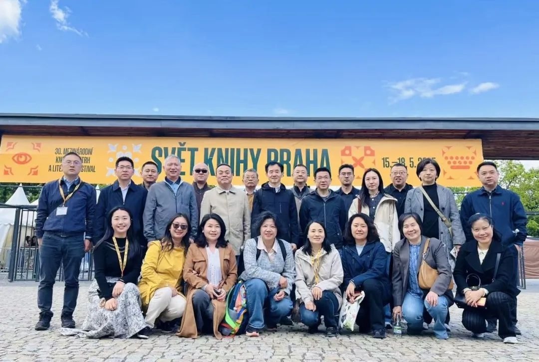 中國(guó)出版界代表團(tuán)合影。圖片均由國(guó)圖集團(tuán)供圖