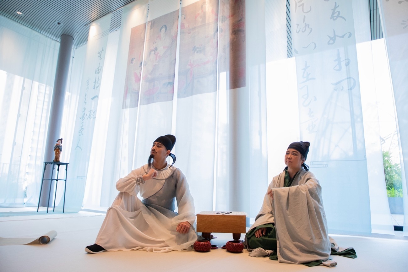 白居易與茶仙盧仝。中國駐大阪旅游辦事處供圖