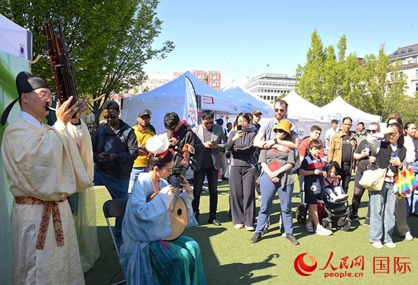 明月民樂(lè)工坊展示。人民網(wǎng)記者 殷淼攝